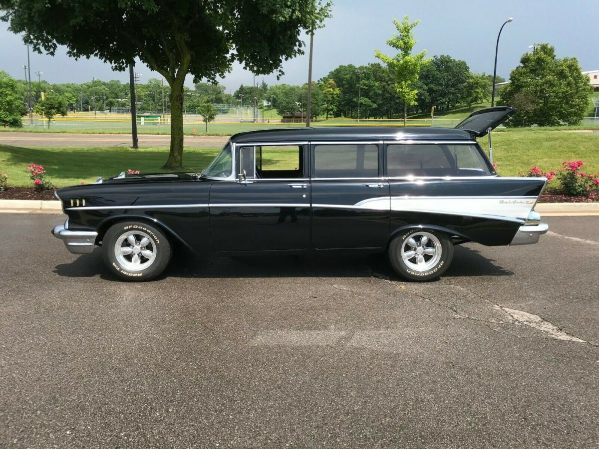 1957 Turquoise Chevrolet Bel Air/150/210 Wagon