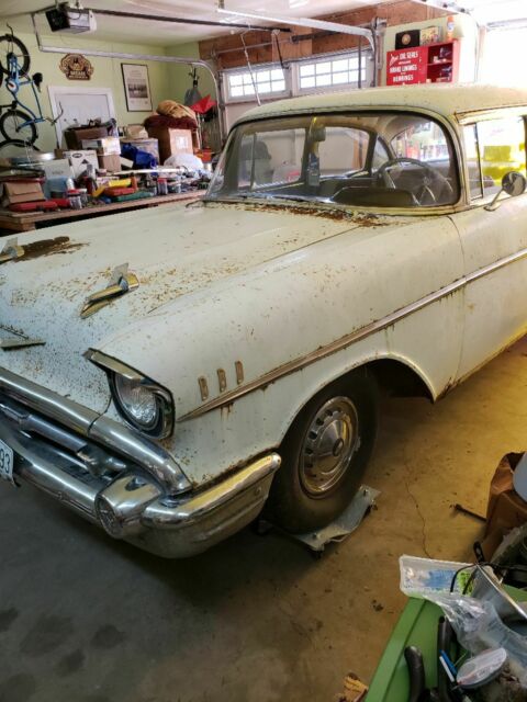 1957 White Chevrolet Bel Air/150/210