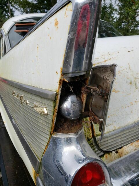 1957 White Chevrolet Bel Air/150/210
