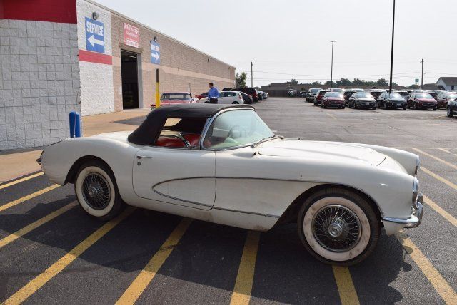 1957 -- Chevrolet Corvette --