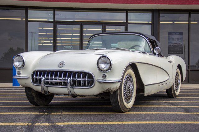 1957 -- Chevrolet Corvette --