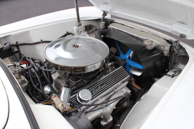 1957 Polo White w/ Silver Coves Chevrolet Corvette