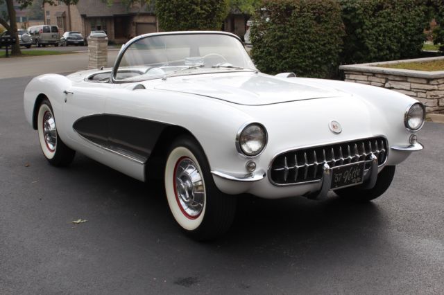 1957 Polo White w/ Silver Coves Chevrolet Corvette