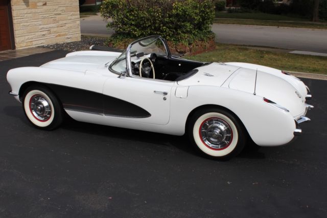 1957 Polo White w/ Silver Coves Chevrolet Corvette
