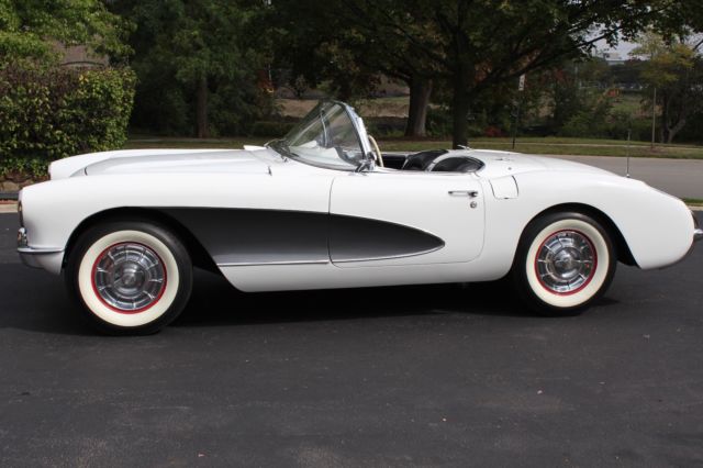 1957 Polo White w/ Silver Coves Chevrolet Corvette