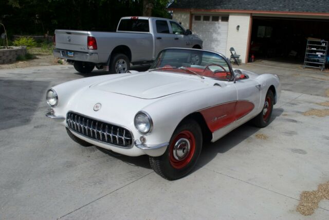 1957 White Chevrolet Corvette Convertible