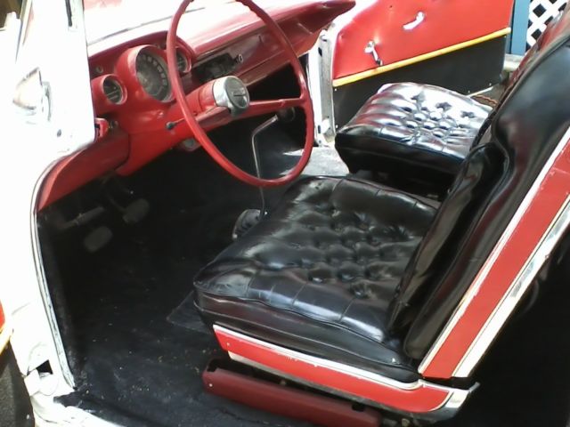 1957 White Chevrolet Bel Air/150/210 Wagon