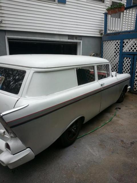 1957 White Chevrolet Bel Air/150/210 Wagon