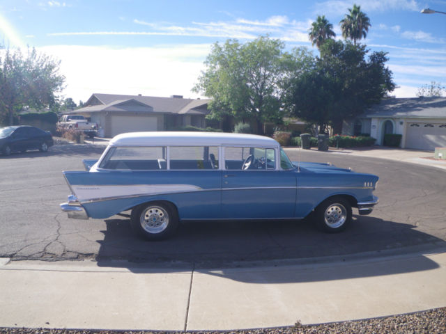 1957 Blue & White Chevrolet Bel Air/150/210 Wagon