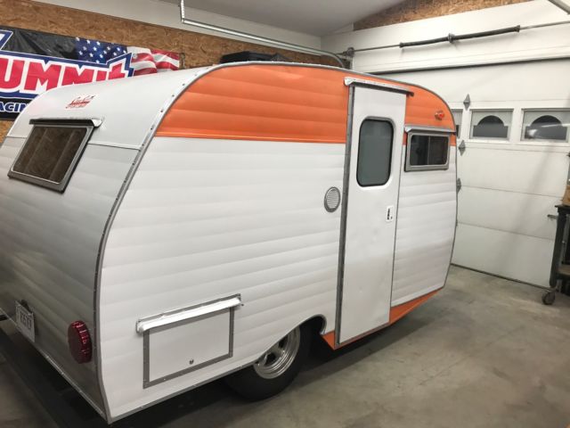 1957 Orange Chevrolet Bel Air/150/210 Wagon