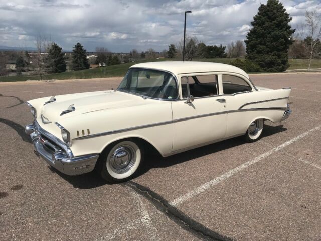 1957 White Chevrolet Bel Air/150/210 Sedan
