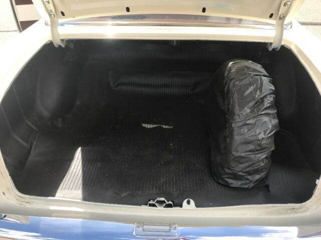 1957 White Chevrolet Bel Air/150/210 Sedan