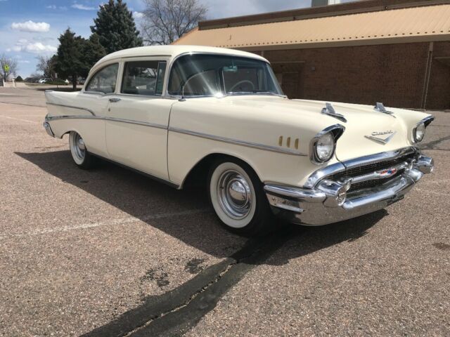 1957 White Chevrolet Bel Air/150/210 Sedan