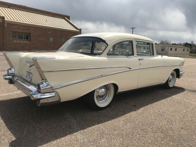 1957 White Chevrolet Bel Air/150/210 Sedan