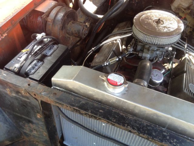 1957 white/red Chevrolet Bel Air/150/210 Sedan