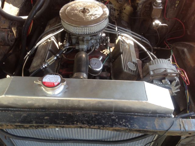 1957 white/red Chevrolet Bel Air/150/210 Sedan