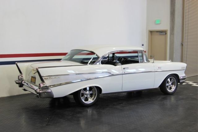 1957 White Chevrolet Bel Air/150/210 Hardtop