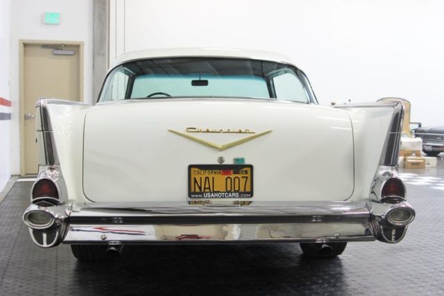 1957 White Chevrolet Bel Air/150/210 Hardtop