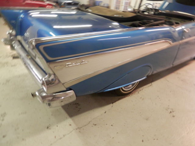 1957 Blue Chevrolet Bel Air/150/210 Convertible