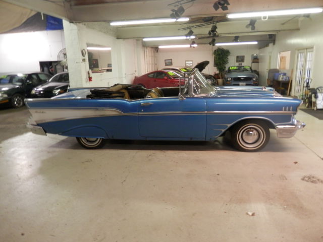 1957 Blue Chevrolet Bel Air/150/210 Convertible