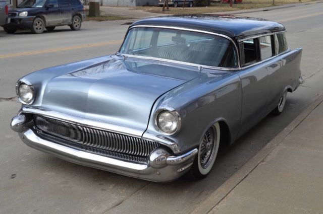 1957 Silver and black Chevrolet Bel Air/150/210 Wagon