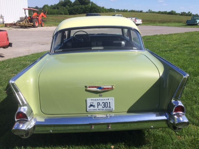 1957 Chevrolet Bel Air/150/210 Sedan
