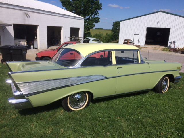 1957 Chevrolet Bel Air/150/210 Sedan