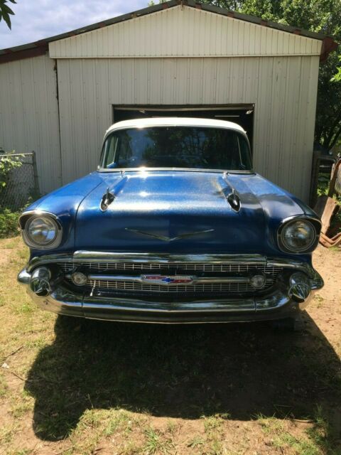 1957 Blue/white Chevrolet Wagon Wagon