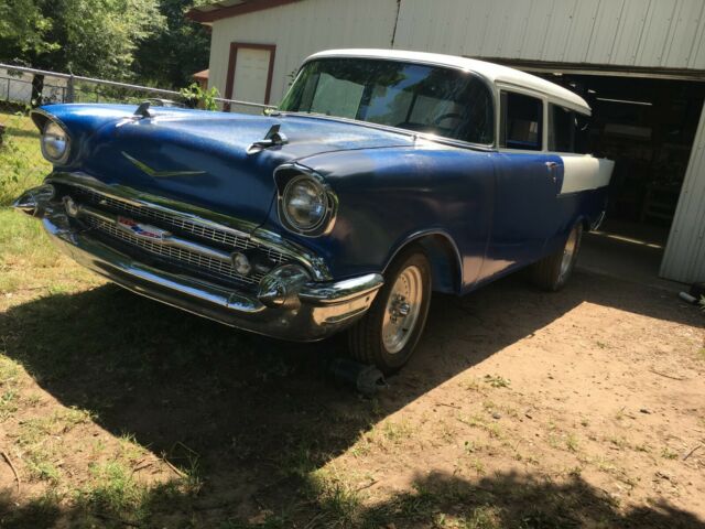 1957 Blue/white Chevrolet Wagon Wagon