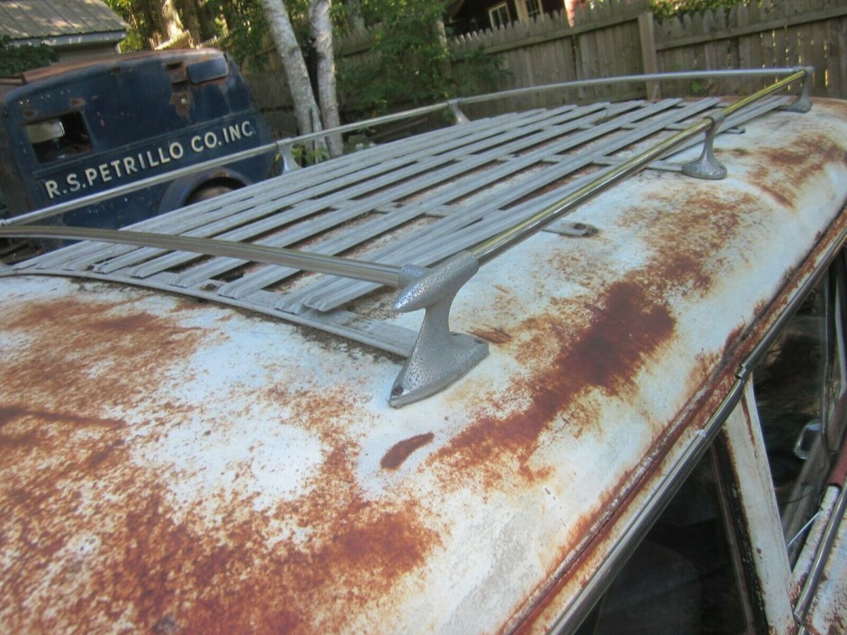 1957 White Chevrolet Bel Air/150/210 Wagon