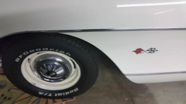 1957 White Chevrolet Corvette Convertible