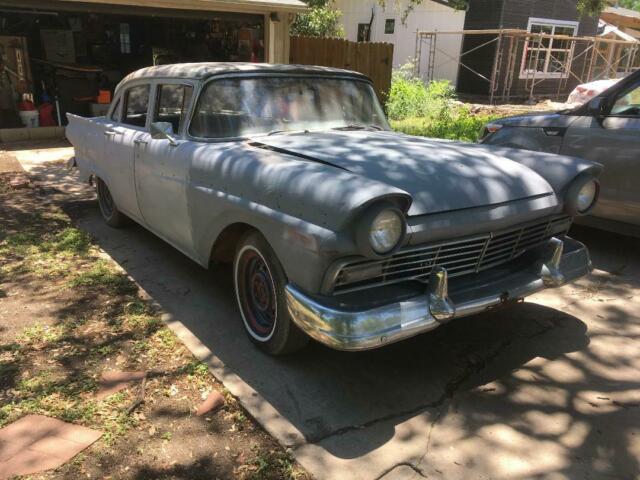 1957 Ford 4dr