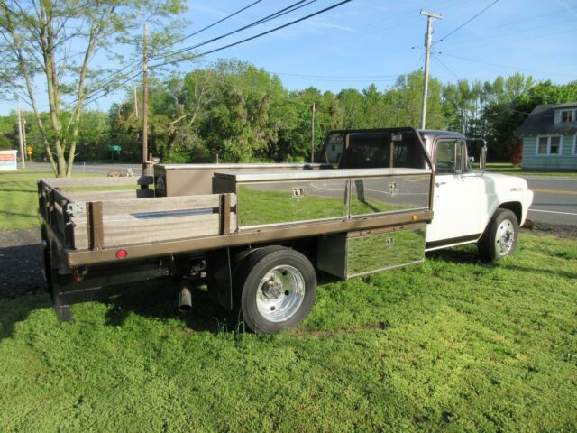 1957 Brown and Cream Ford F-500