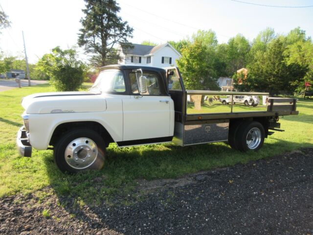 1957 Brown and Cream Ford F-500