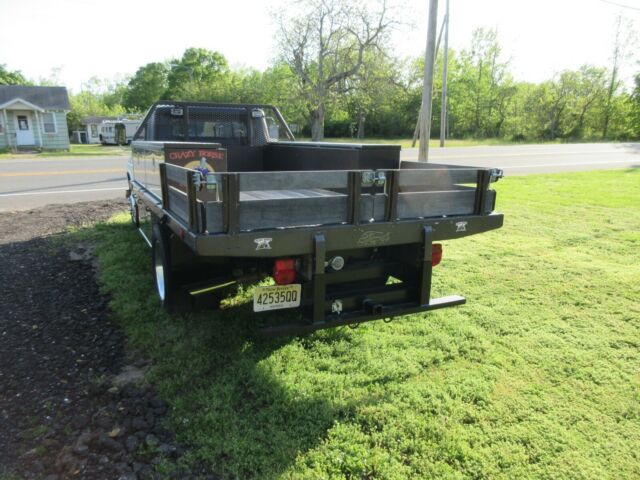 1957 Brown and Cream Ford F-500
