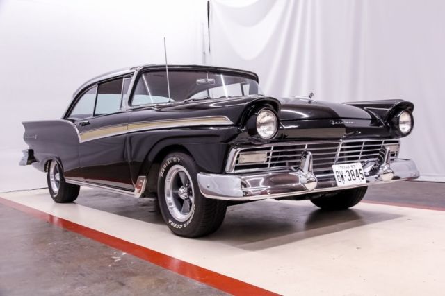 1957 -- Ford Fairlane --