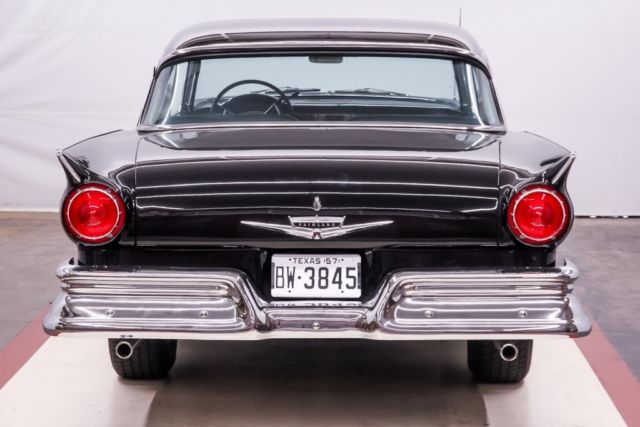 1957 -- Ford Fairlane --