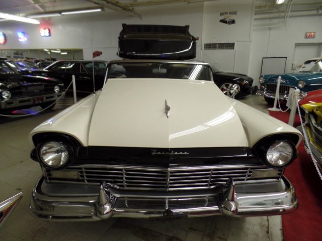 1957 Black/White Ford Fairlane Convertible/Retractable