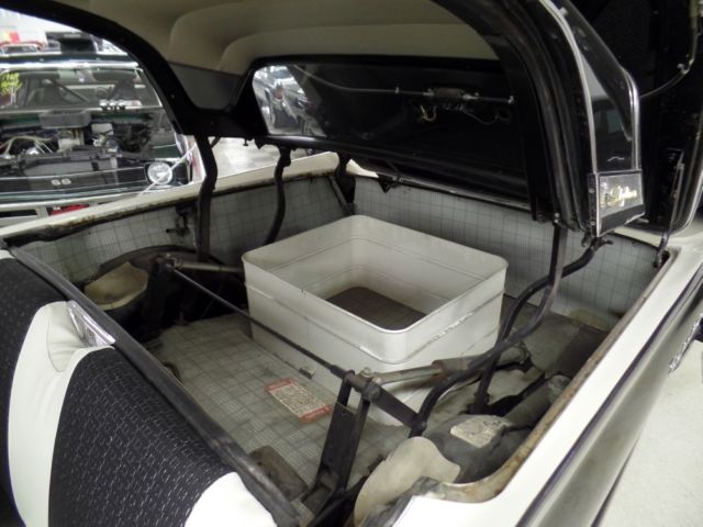1957 Black/White Ford Fairlane Convertible/Retractable