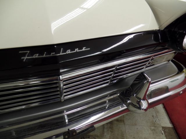 1957 Black/White Ford Fairlane Convertible/Retractable