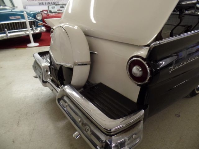1957 Black/White Ford Fairlane Convertible/Retractable