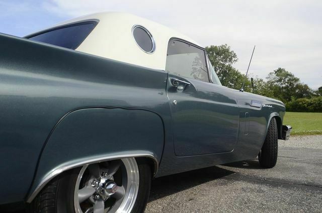 1957 MOSS Ford Thunderbird --