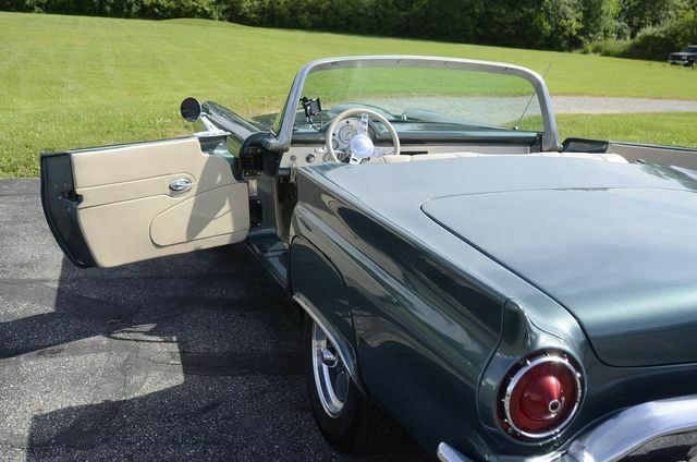 1957 MOSS Ford Thunderbird --