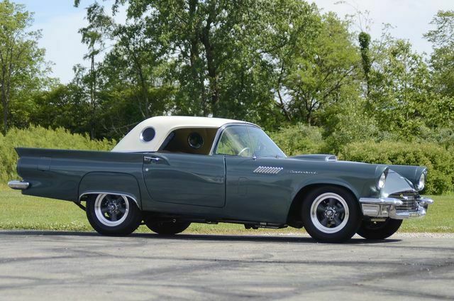 1957 MOSS Ford Thunderbird --