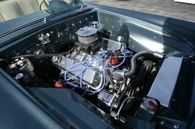 1957 MOSS Ford Thunderbird --