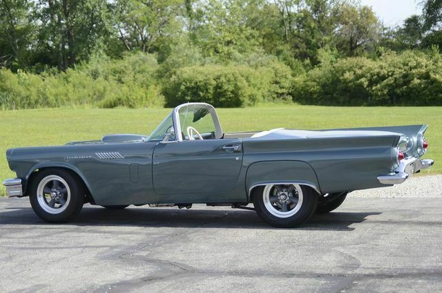 1957 MOSS Ford Thunderbird --