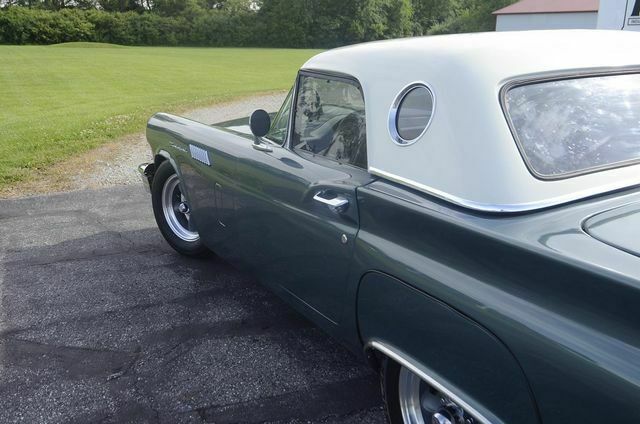 1957 MOSS Ford Thunderbird --