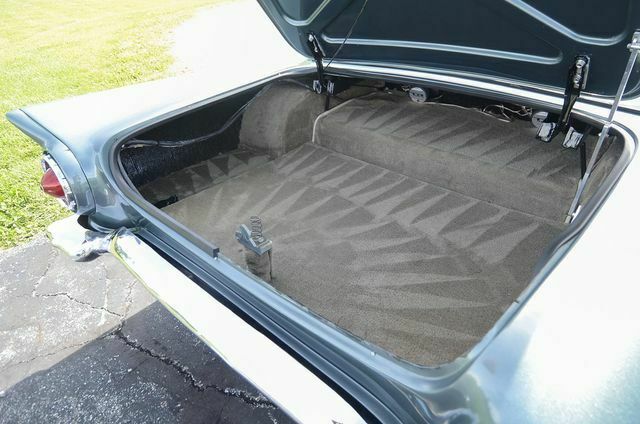 1957 MOSS Ford Thunderbird --