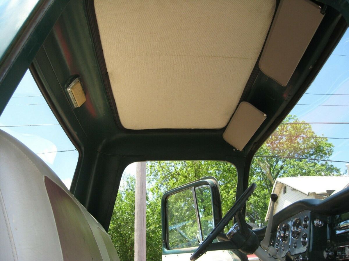 1957 Green GMC GMC FACTORY V8 DELUXE trim Standard Cab Pickup