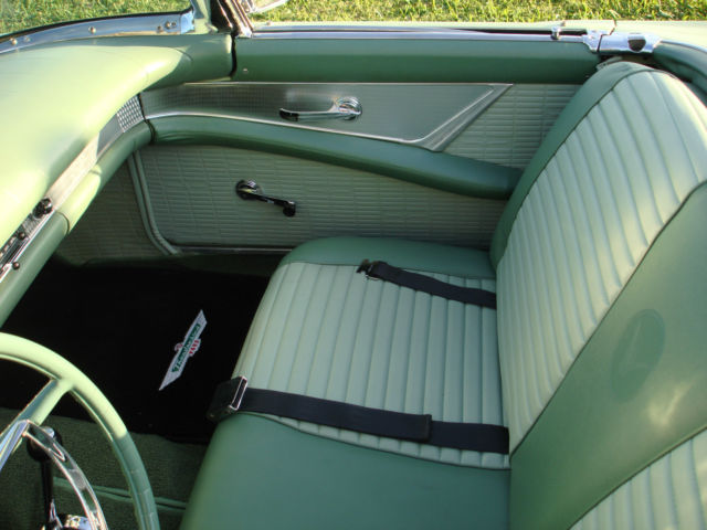 1957 Ford Thunderbird